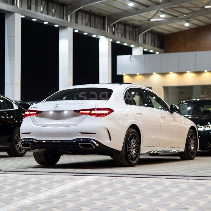 2025 مرسيدس - بنز سي 200