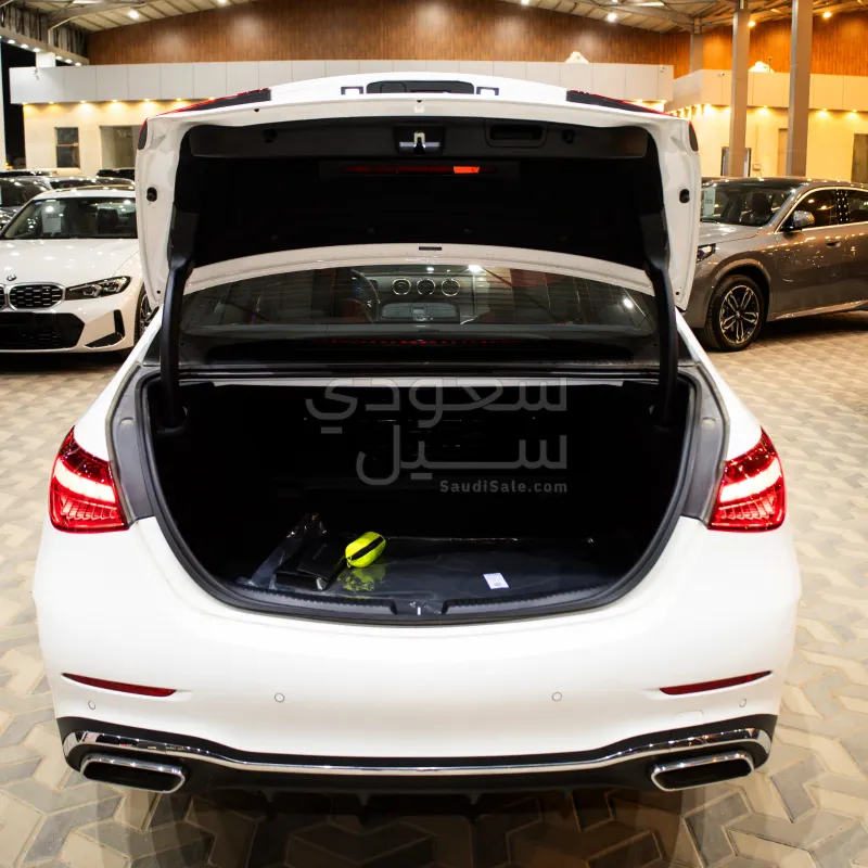 2025 مرسيدس - بنز سي 200