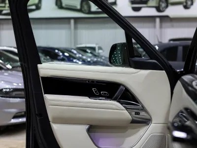 2023 لاند روفر رينج روفر اوتوبيوغرافي