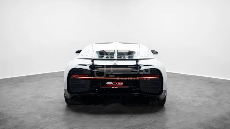 2021 بوغاتي شيرون