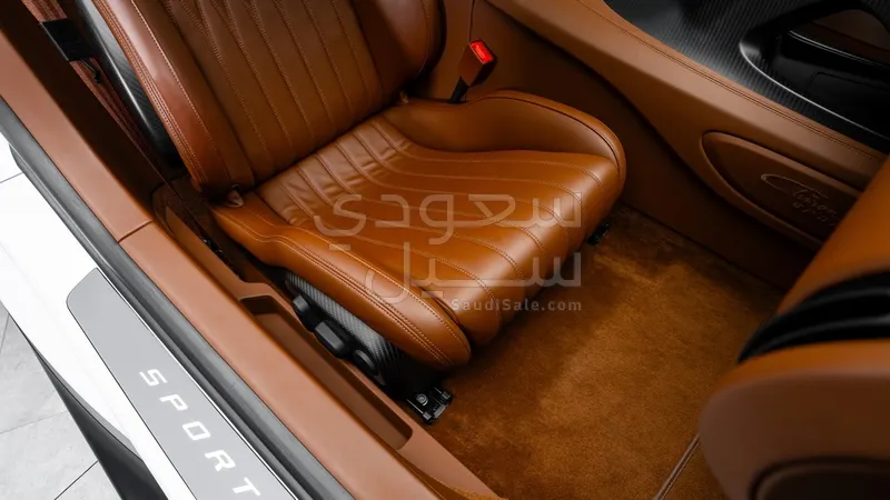 2021 بوغاتي شيرون