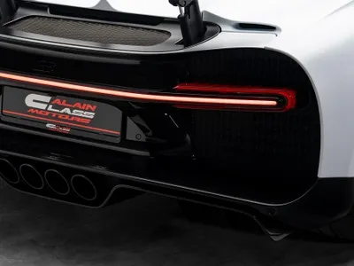 2021 بوغاتي شيرون