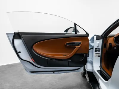 2021 بوغاتي شيرون