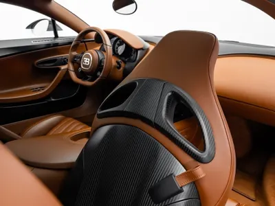 2021 بوغاتي شيرون