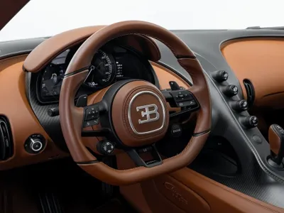 2021 بوغاتي شيرون