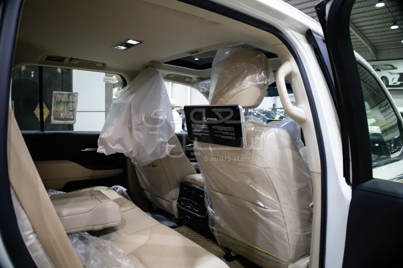 2024 تويوتا لاند كروزر في اكس