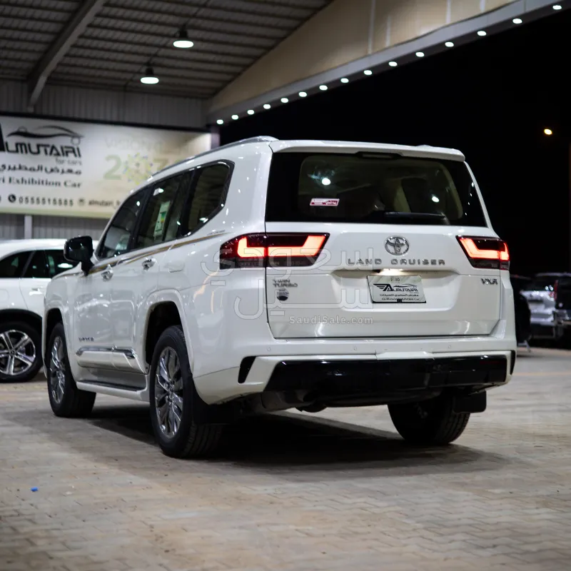 2024 تويوتا لاند كروزر في اكس