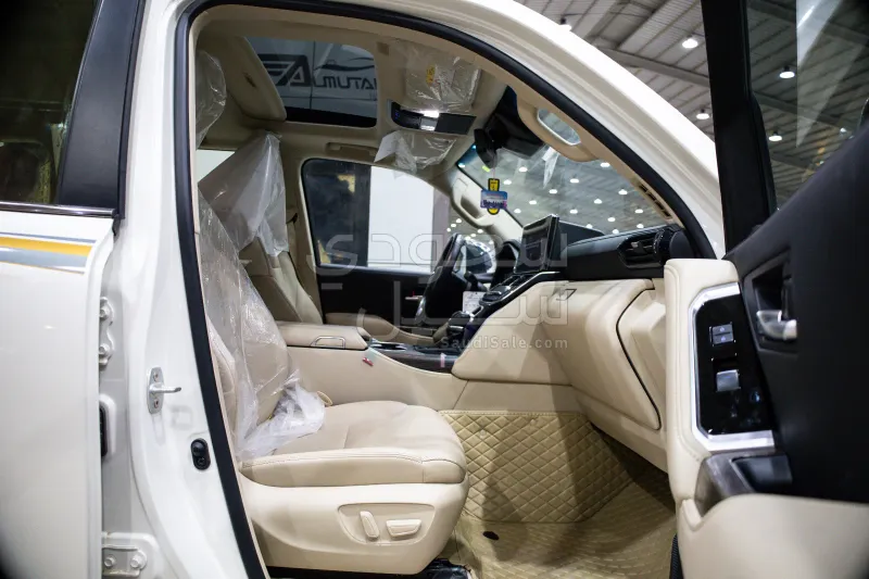 2024 تويوتا لاند كروزر في اكس