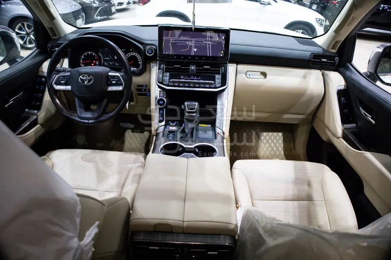 2024 تويوتا لاند كروزر في اكس