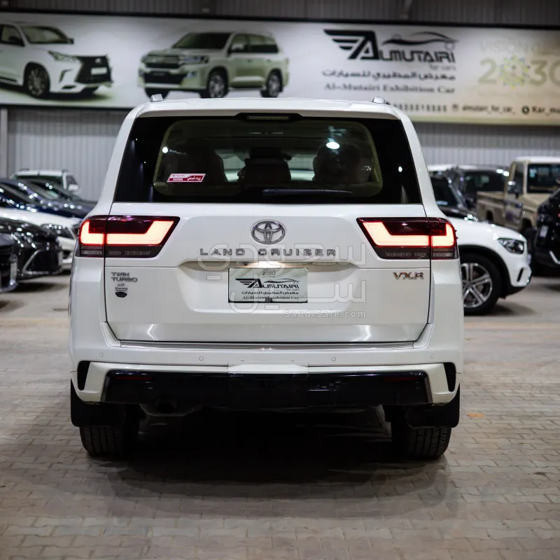 2024 تويوتا لاند كروزر في اكس