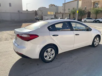 2015 كيا سيراتو