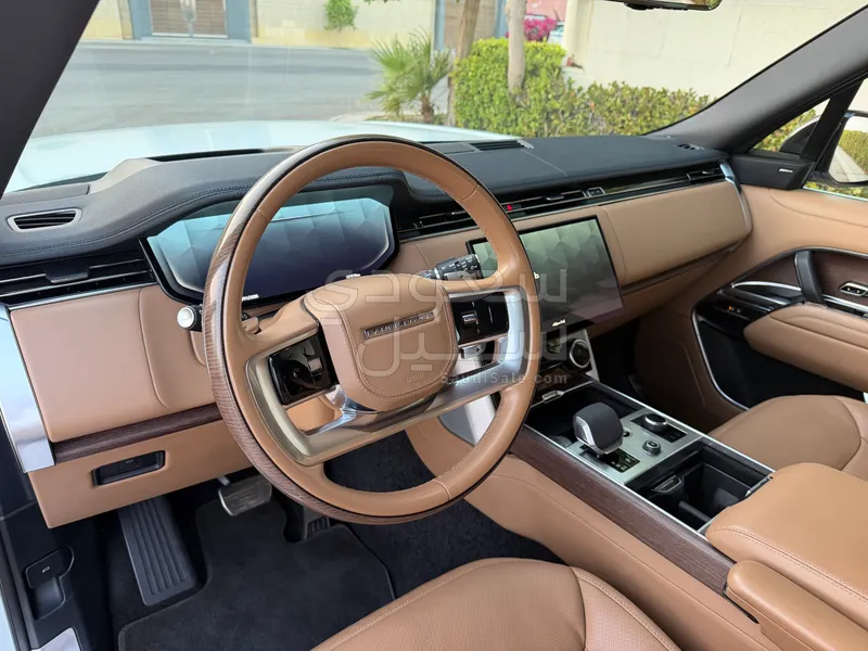 2023 لاند روفر رينج روفر فوج