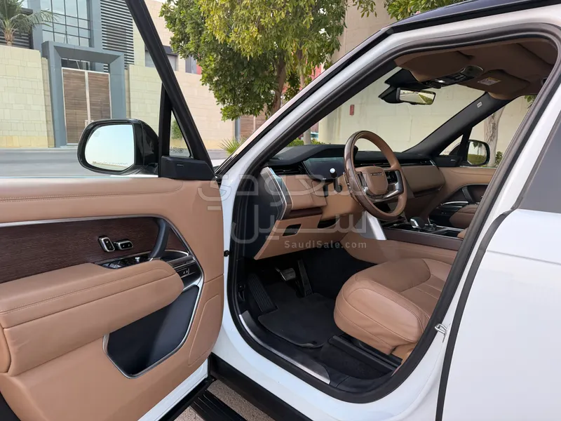 2023 لاند روفر رينج روفر فوج