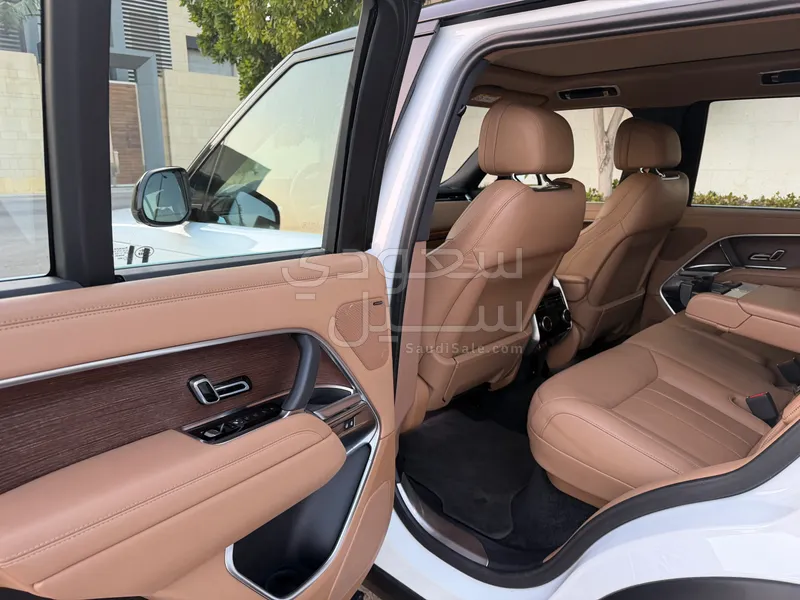 2023 لاند روفر رينج روفر فوج