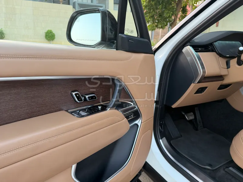 2023 لاند روفر رينج روفر فوج