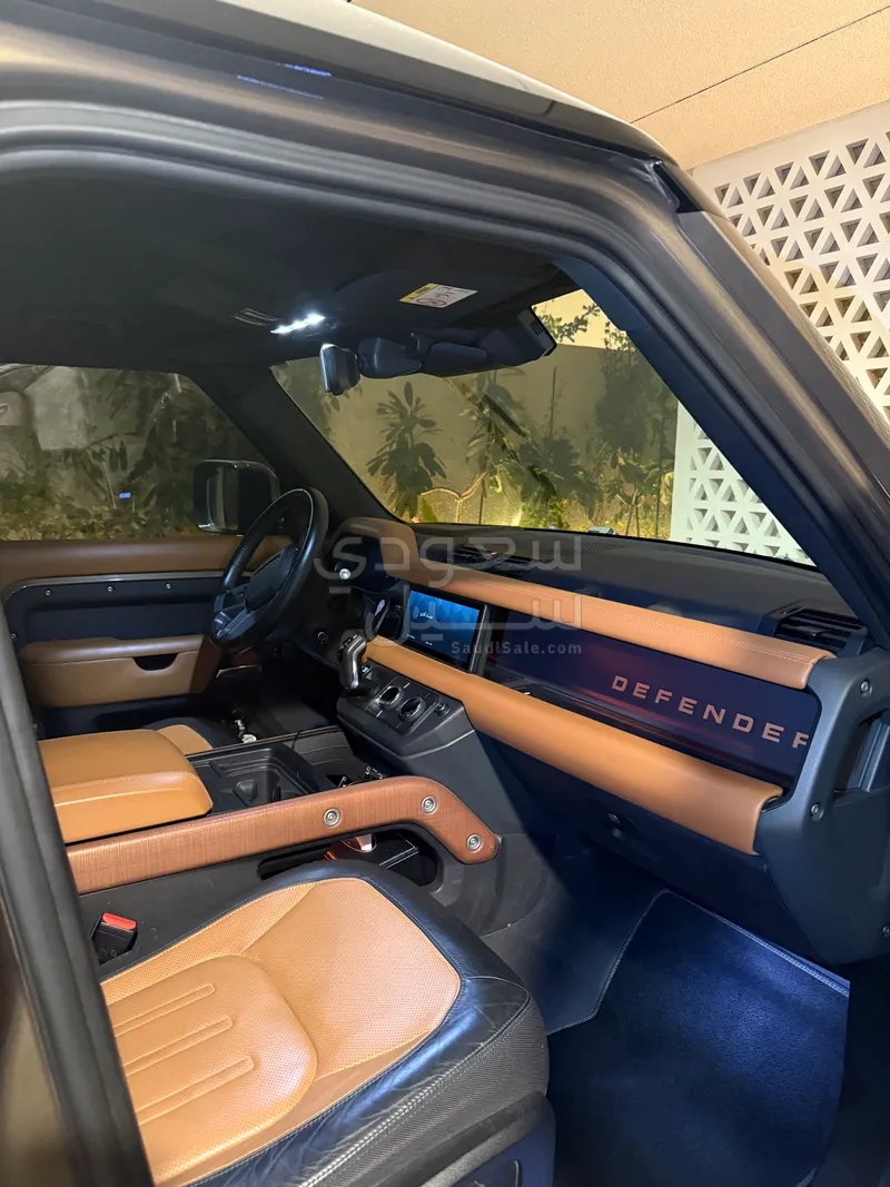 2020 لاند روفر ديفيندر اكس 110