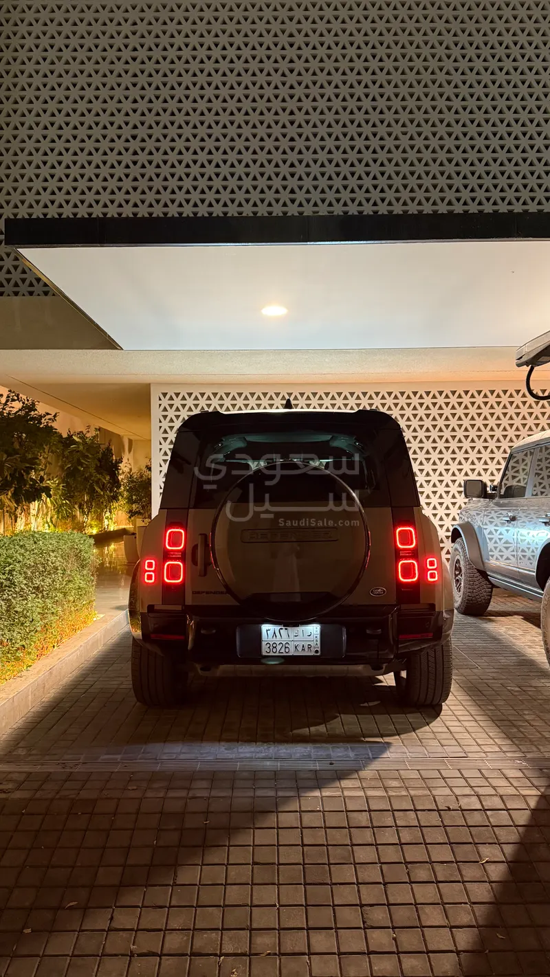 2020 لاند روفر ديفيندر اكس 110