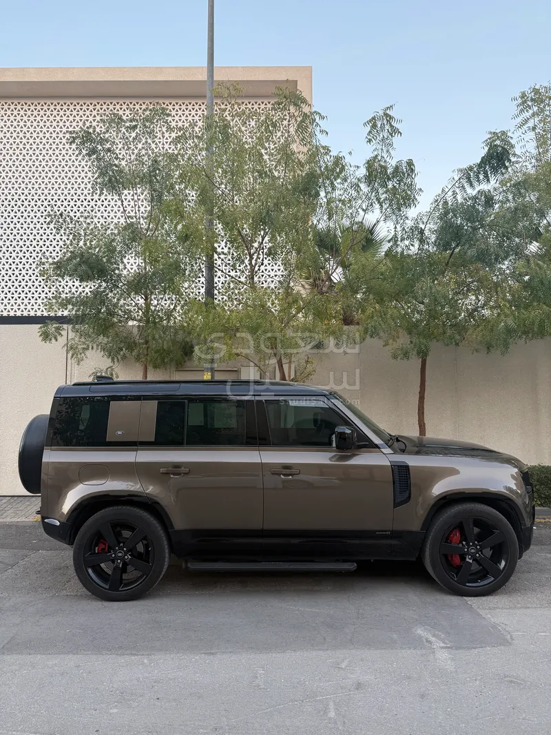 2020 لاند روفر ديفيندر اكس 110