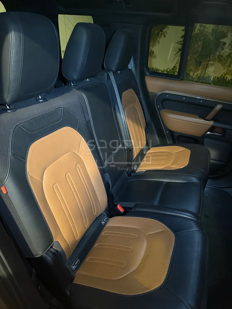 2020 لاند روفر ديفيندر اكس 110