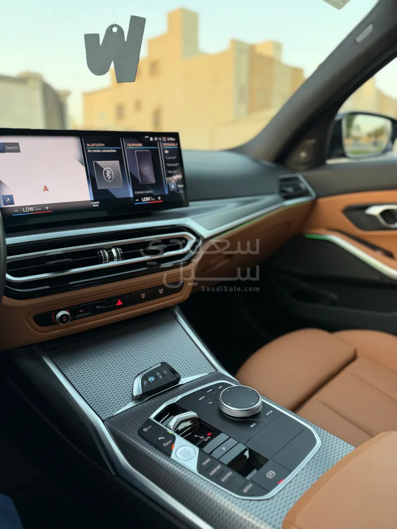 2024 بي ام دبليو الفئة الثالثة 320 أي