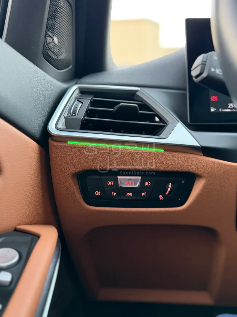 2024 بي ام دبليو الفئة الثالثة 320 أي