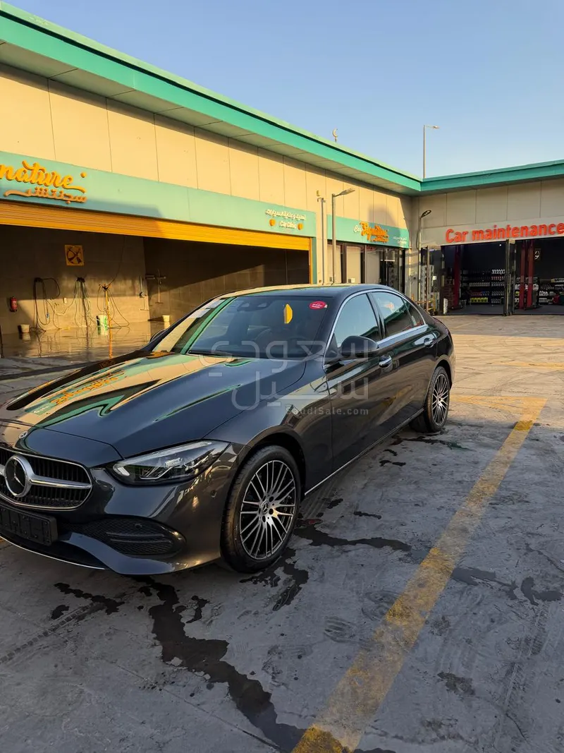 2025 مرسيدس - بنز سي 200