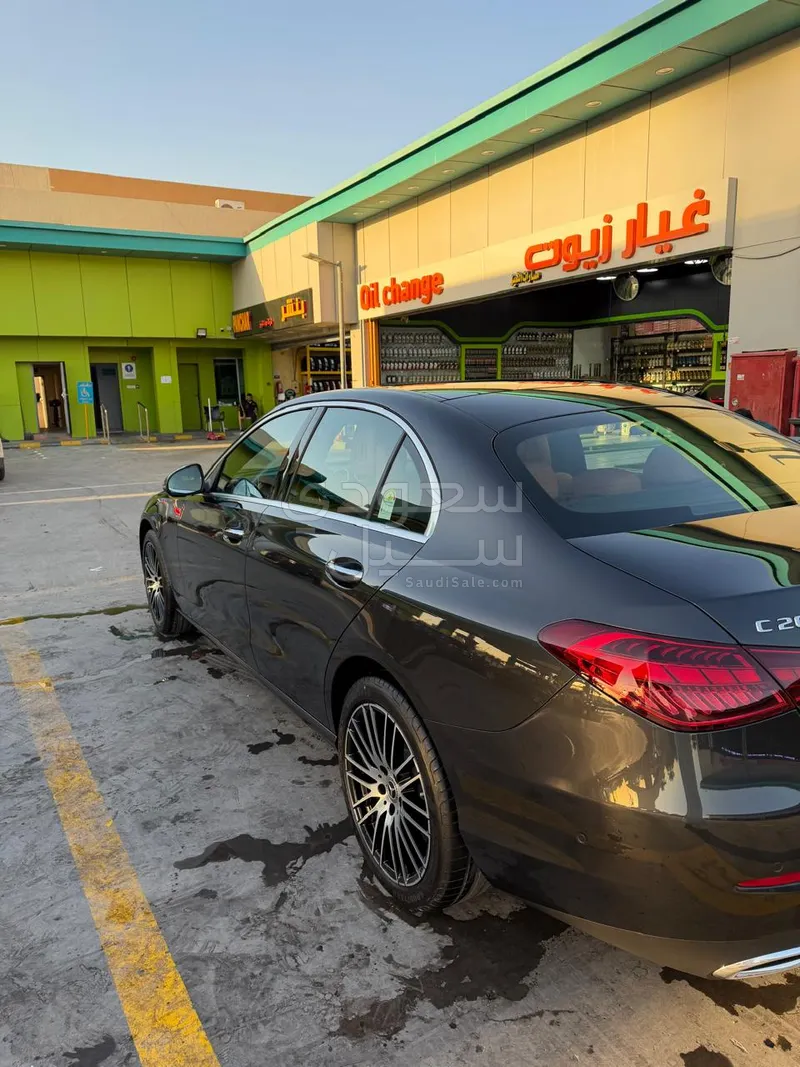 2025 مرسيدس - بنز سي 200