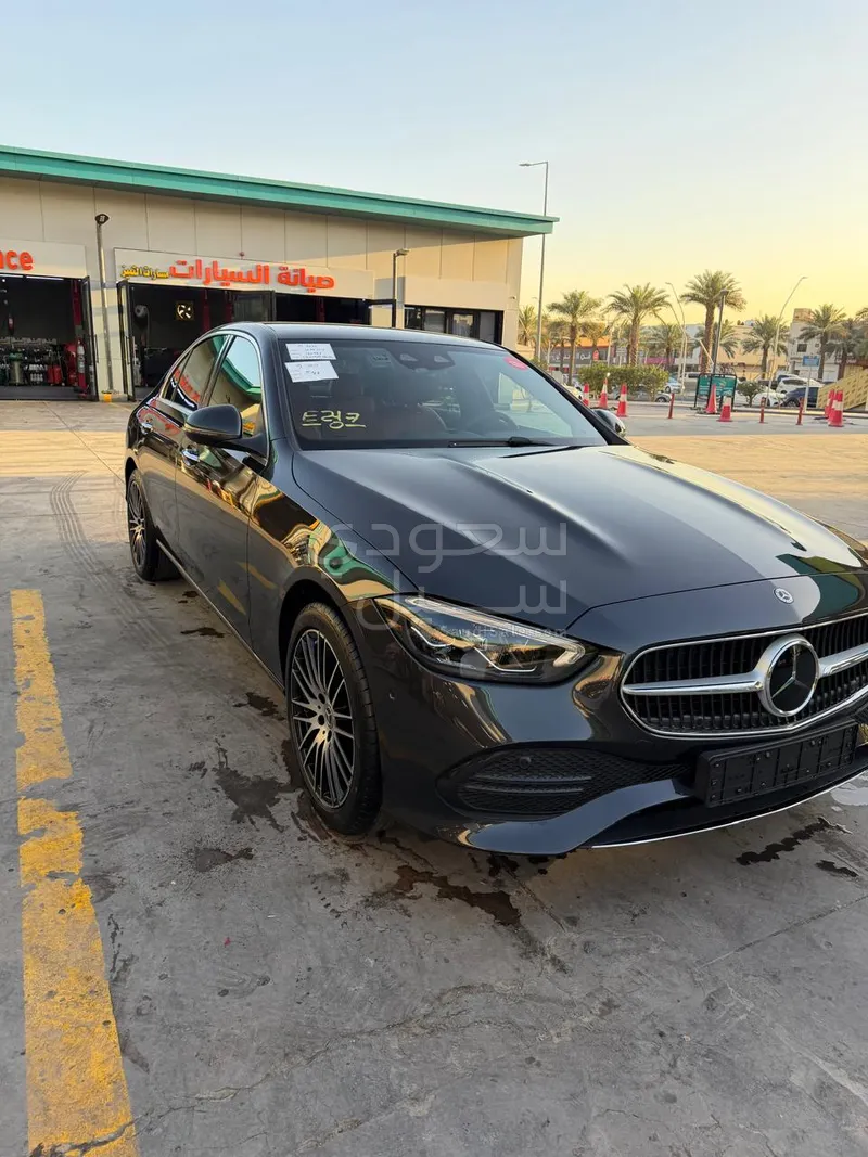 2025 مرسيدس - بنز سي 200