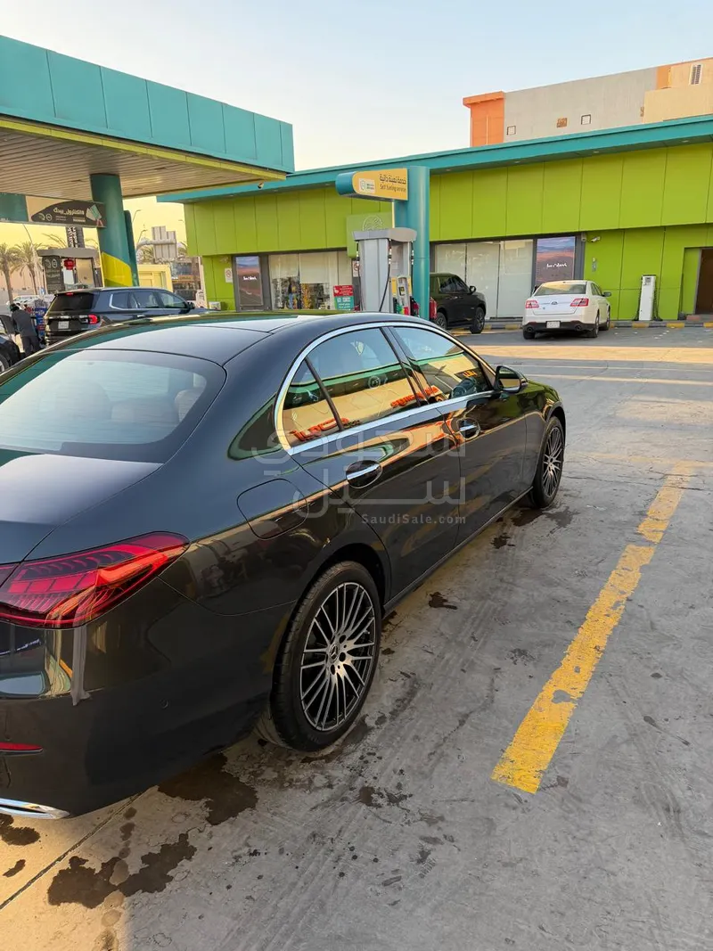 2025 مرسيدس - بنز سي 200