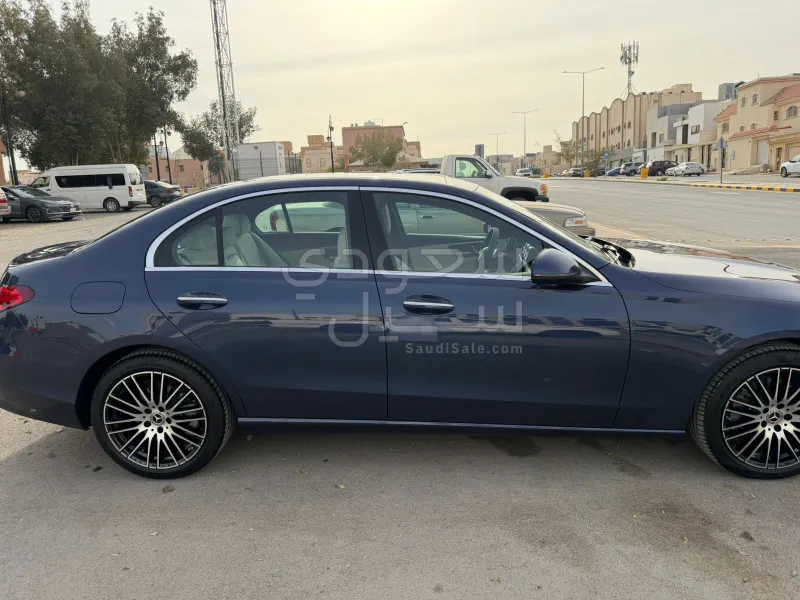 2025 مرسيدس - بنز سي 200