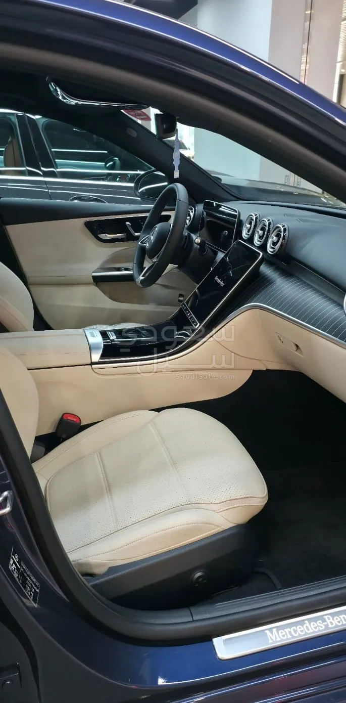2025 مرسيدس - بنز سي 200