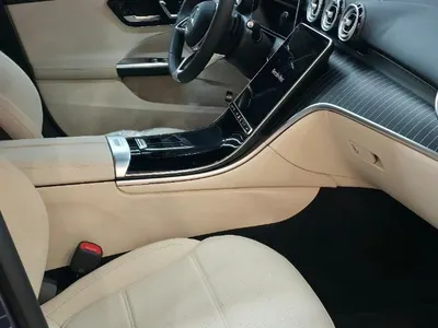 2025 مرسيدس - بنز سي 200