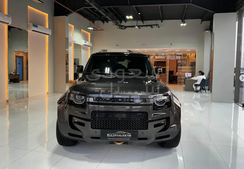 2025 لاند روفر ديفيندر اوكتا