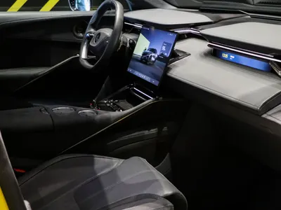 2024 لوتس اليترا ار