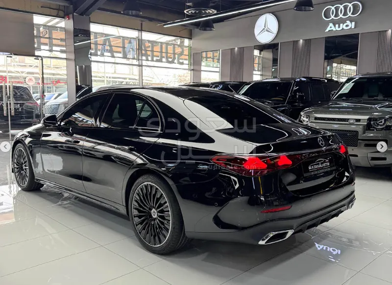 2025 مرسيدس - بنز إي 200