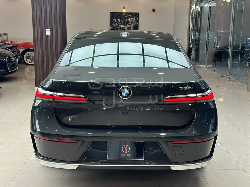 2024 بي ام دبليو الفئة السابعة 735أي