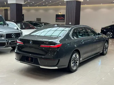 2024 بي ام دبليو الفئة السابعة 735أي