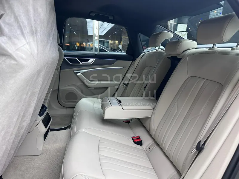 2025 اودي اي 6 اس لاين