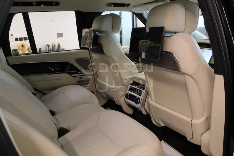 2026 لاند روفر رينج روفر اوتوبيوغرافي