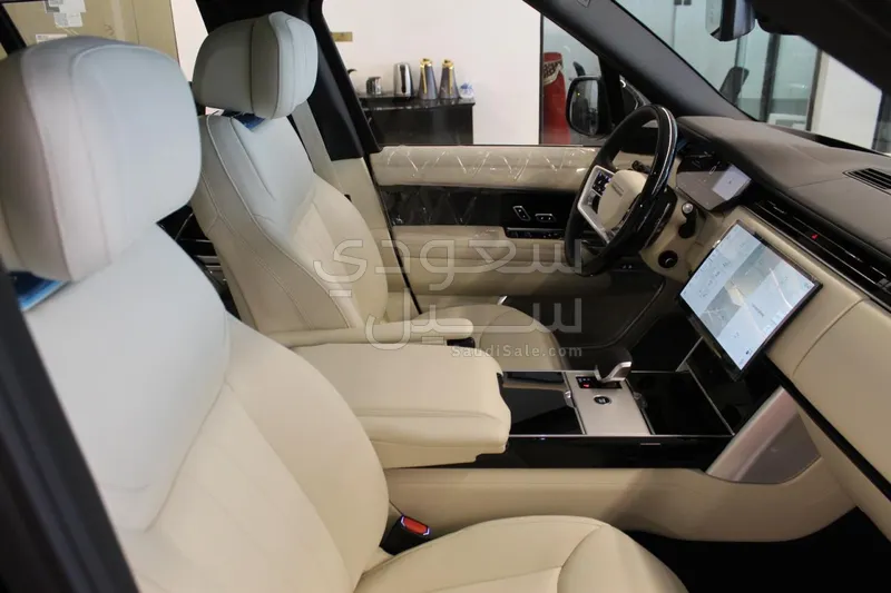 2026 لاند روفر رينج روفر اوتوبيوغرافي