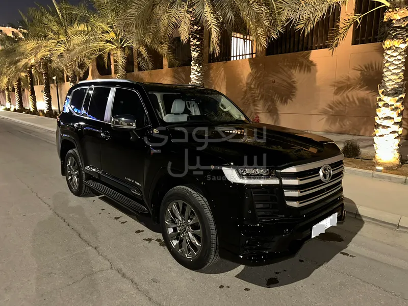 2022 تويوتا لاند كروزر في اكس اي
