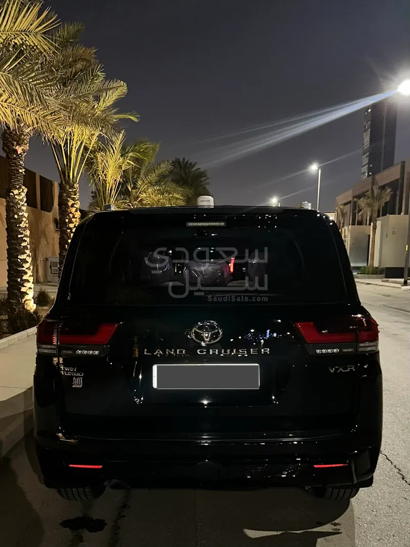 2022 تويوتا لاند كروزر في اكس اي