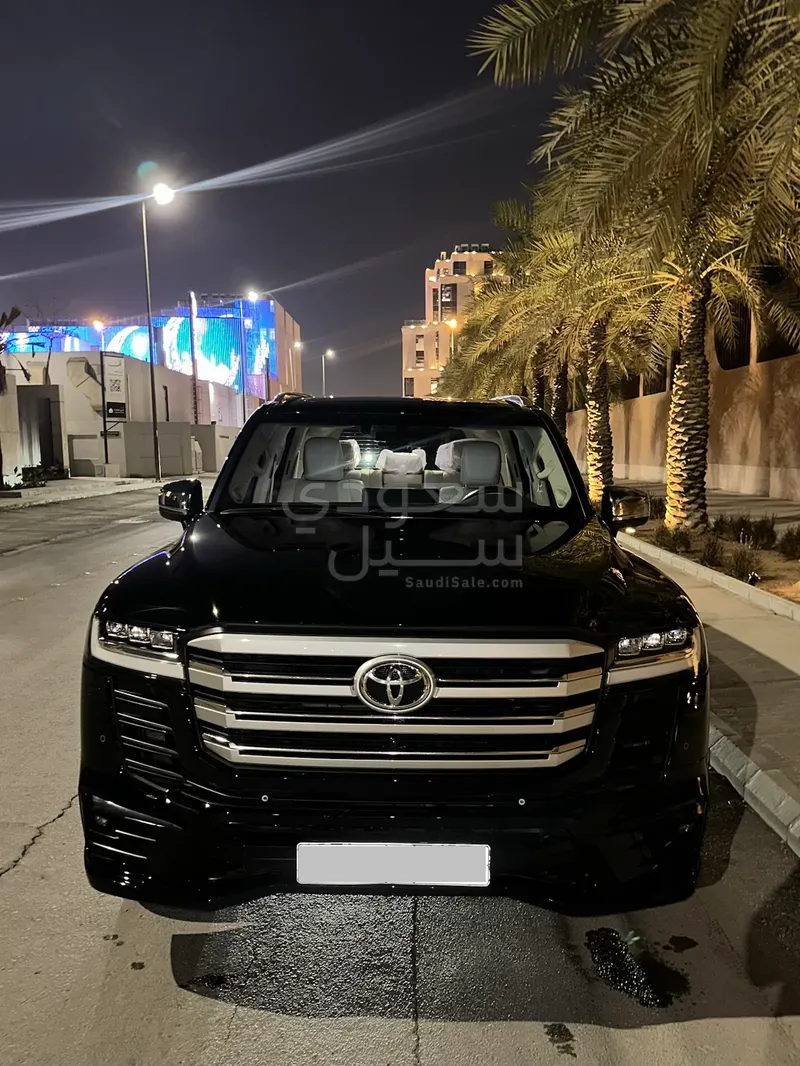 2022 تويوتا لاند كروزر في اكس اي