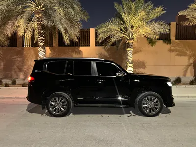 2022 تويوتا لاند كروزر في اكس اي