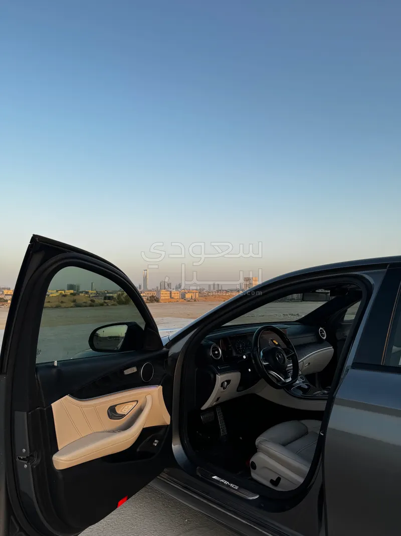 2017 مرسيدس - بنز إي 43 أي إم جي