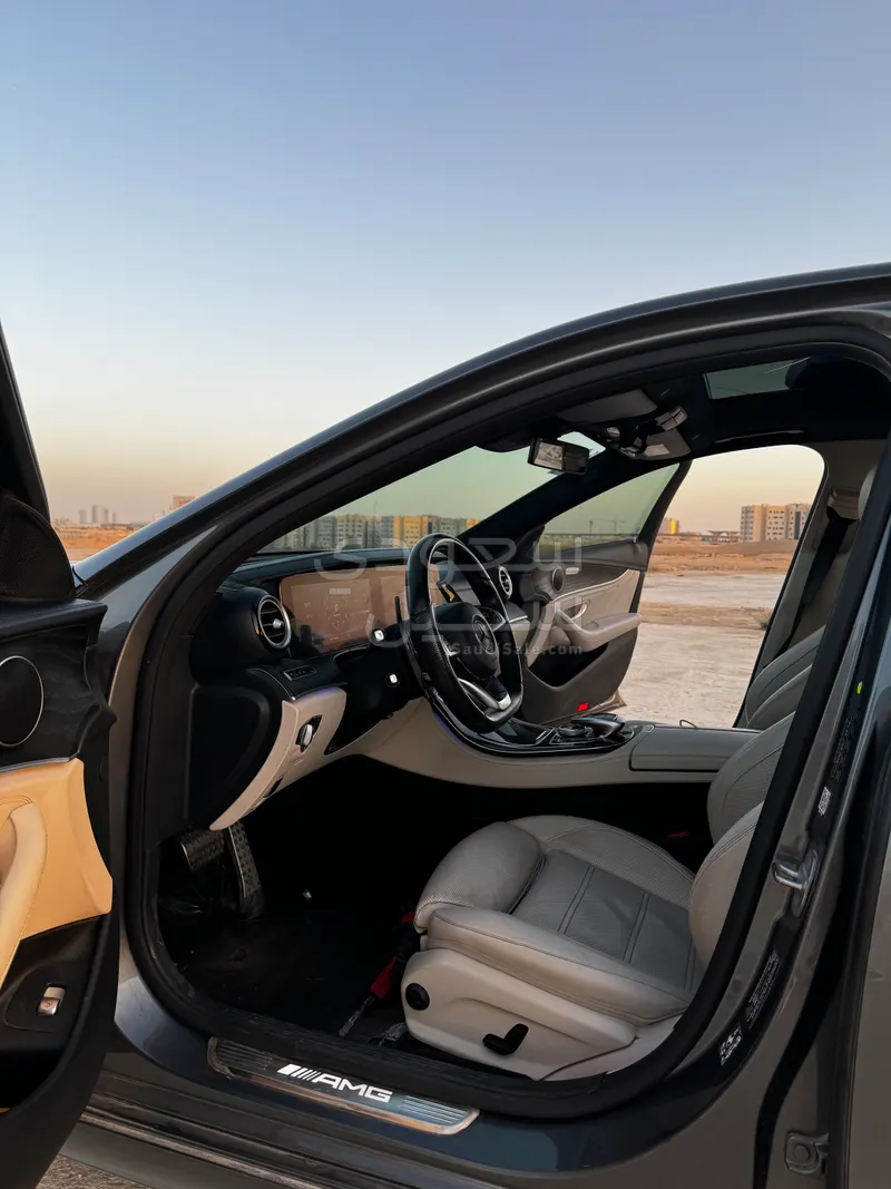 2017 مرسيدس - بنز إي 43 أي إم جي