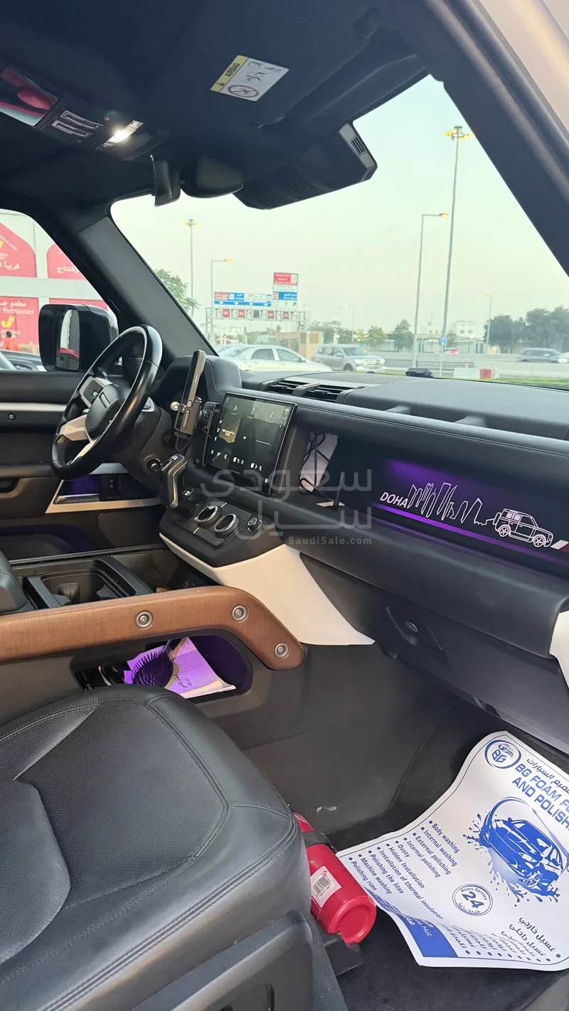 2023 لاند روفر ديفيندر اتش اس اي