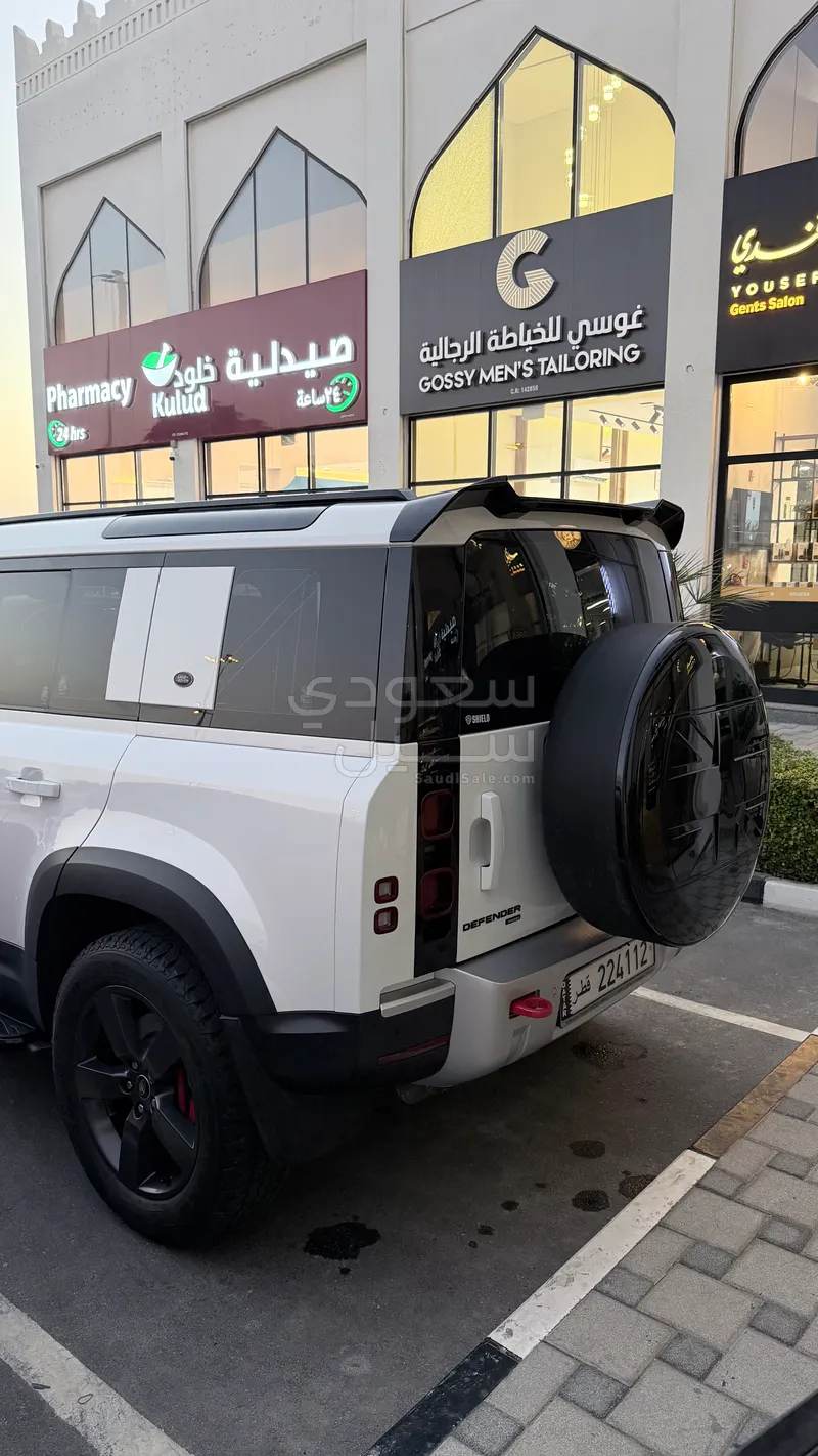 2023 لاند روفر ديفيندر اتش اس اي