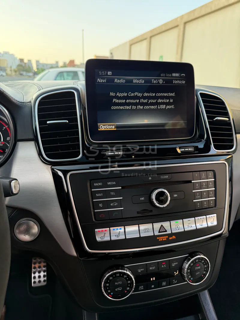 2017 مرسيدس - بنز جي إل إي 63إس أي إم جي