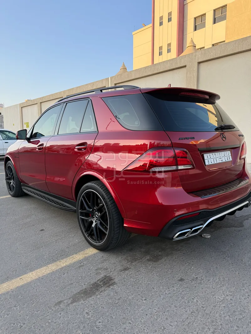 2017 مرسيدس - بنز جي إل إي 63إس أي إم جي